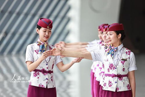 渝路新风尚 高铁乘务员礼仪服务培训提升山城出行体验